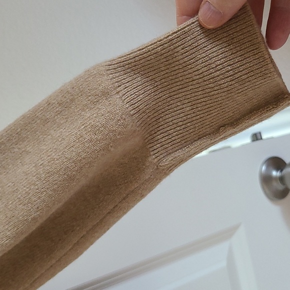 Abercrombie and Fitch Cashmere Sweater - Picture 5 of 6